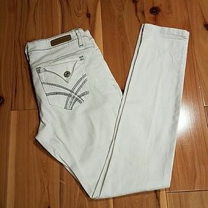 White distressed jeans